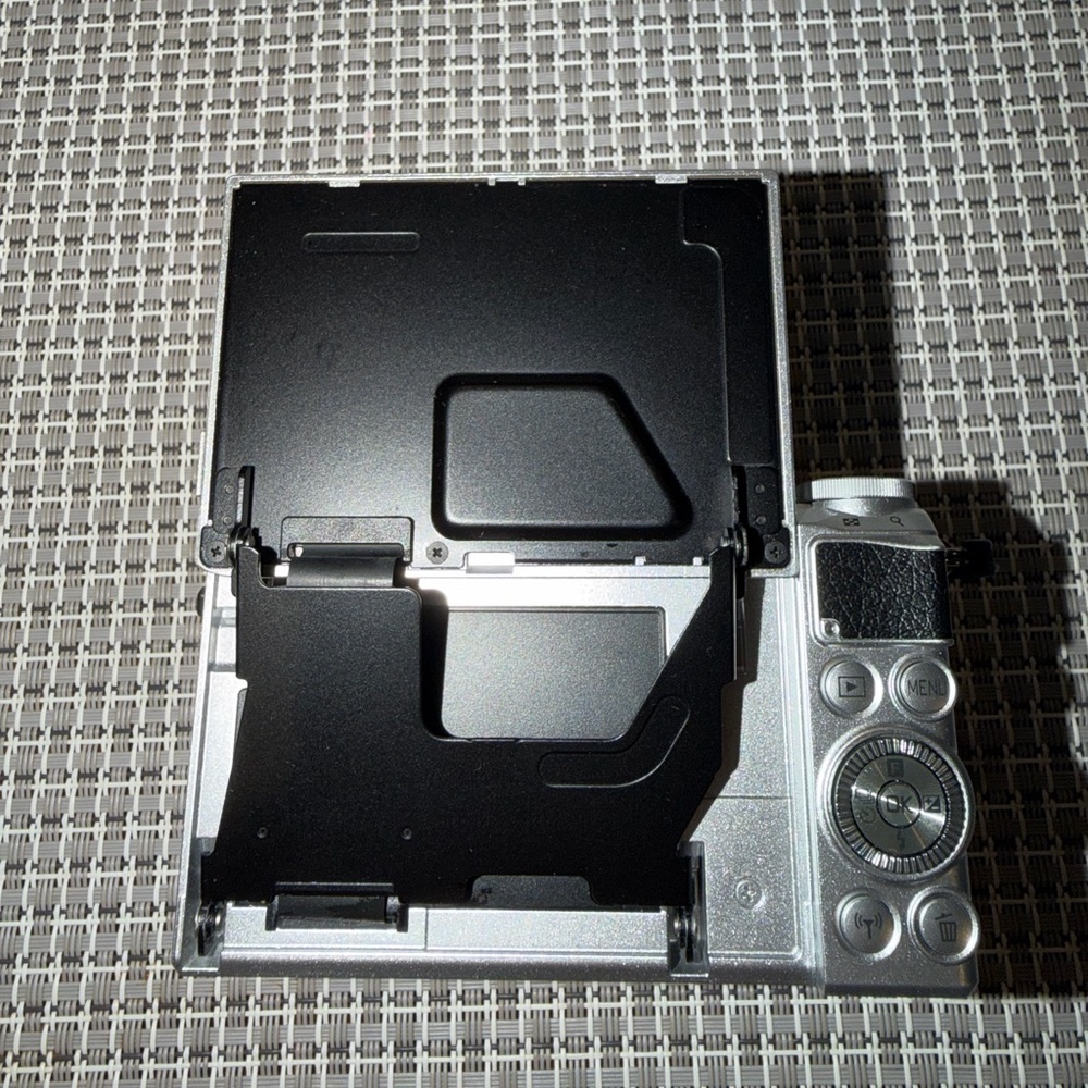 Nikon Silver Digital Camera with Lens - Picture 8 of 12